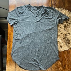 Cuts shirt - elongated, grey short sleeve Henley